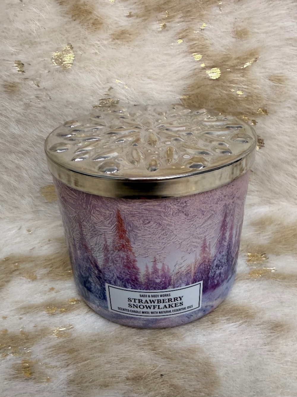 New Bath & Body Works Strawberry Snowflakes 3 Wick Candle 14.5 oz